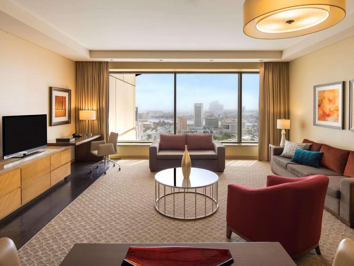 สวิสโซเทล อัล กูร์เร Hotel ดูไบ ภายนอก รูปภาพ A suite at the Hilton San Diego Bayfront