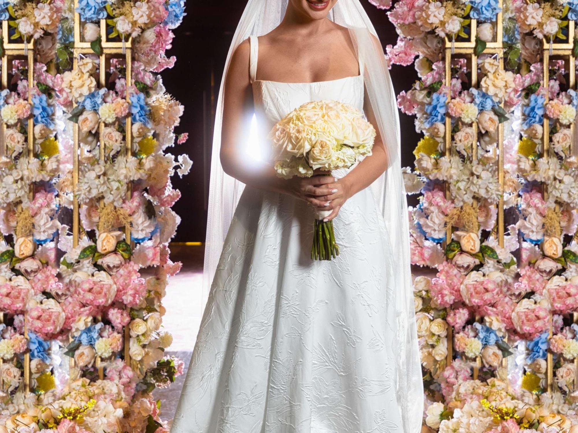 สวิสโซเทล อัล กูร์เร Hotel ดูไบ ภายนอก รูปภาพ The Duchess of Sussex on her wedding day